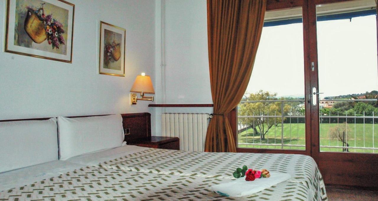 Hotel La Masia L'Estartit Bagian luar foto