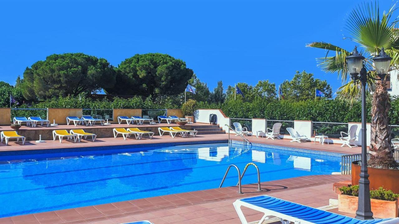 Hotel La Masia L'Estartit Bagian luar foto