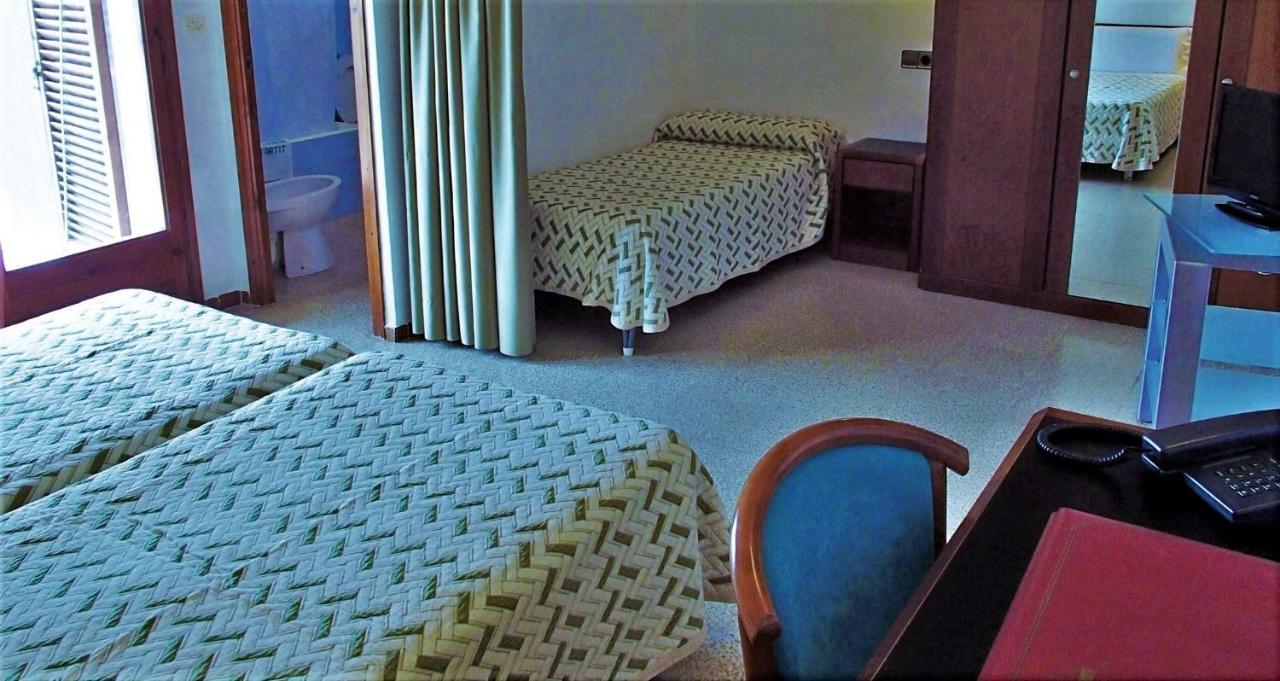 Hotel La Masia L'Estartit Bagian luar foto